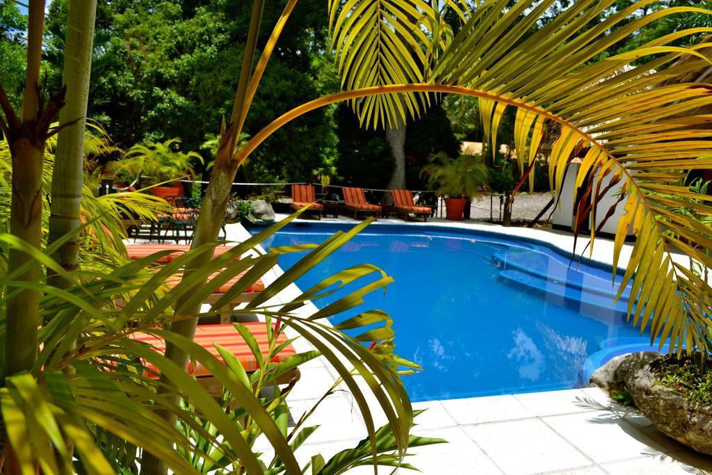 Jungle Lodge Tikal Hostal Kültér fotó
