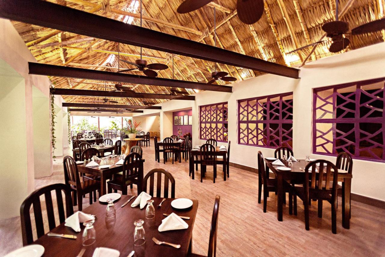 Jungle Lodge Tikal Hostal Kültér fotó
